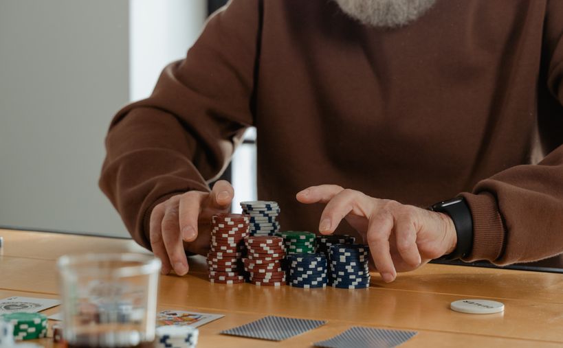 Online Casino: Spielautomaten und Live-Spiele im Überblick