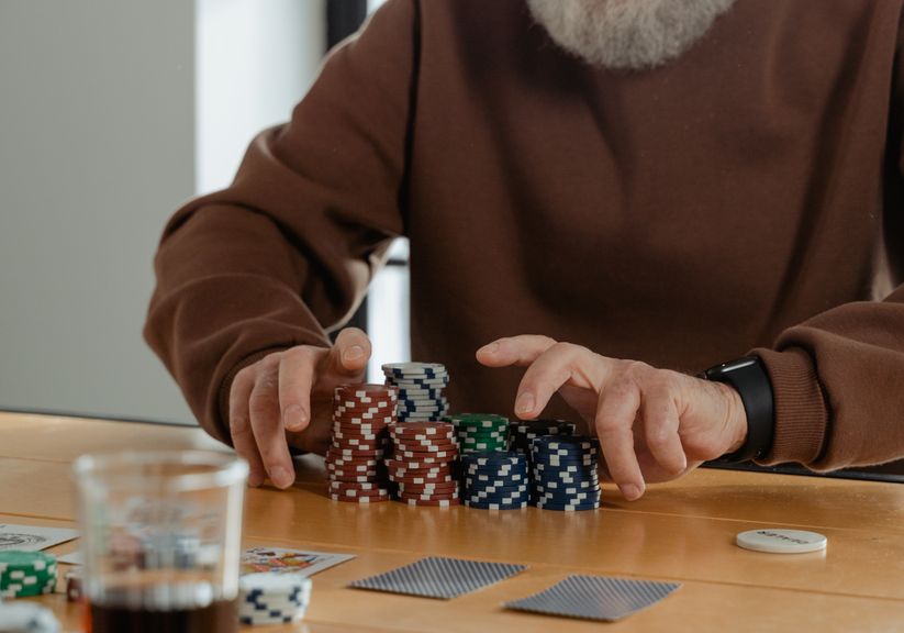 Online Casino: Spielautomaten und Live-Spiele im Überblick