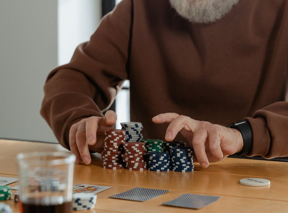Online Casino: Spielautomaten und Live-Spiele im Überblick