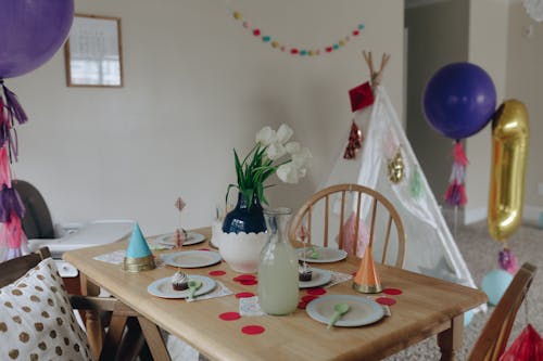 Kostnadsfri bild av ballonger, bord, fest