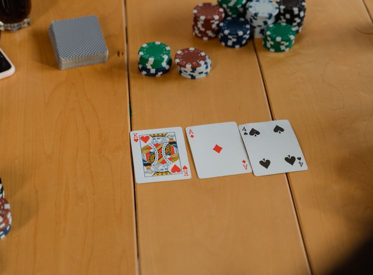 Online Casino: Spielautomaten und Live-Spiele im Überblick