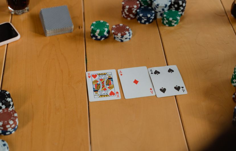 Online Casino: Spielautomaten und Live-Spiele im Überblick