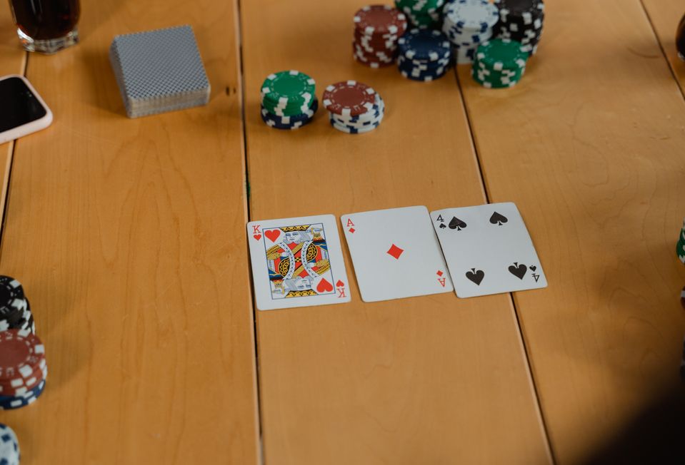 Online Casino: Spielautomaten und Live-Spiele im Überblick