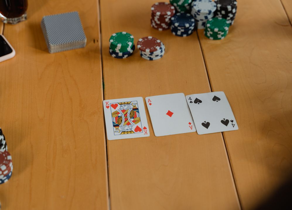 Online Casino: Spielautomaten und Live-Spiele im Überblick