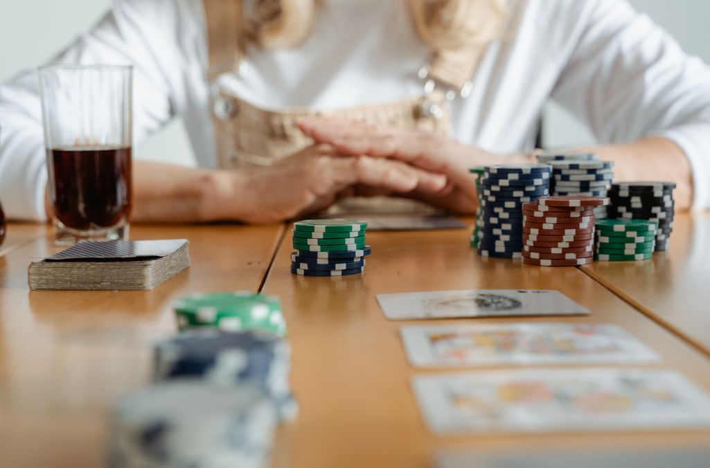 Online Casino: Spielautomaten und Live-Spiele im Überblick