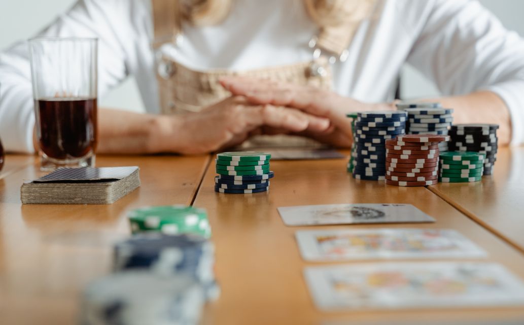Online Casino: Spielautomaten und Live-Spiele im Überblick