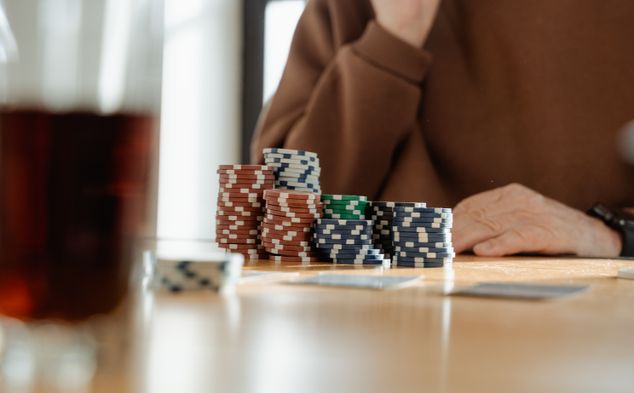 Online Casino: Spielautomaten und Live-Spiele im Überblick