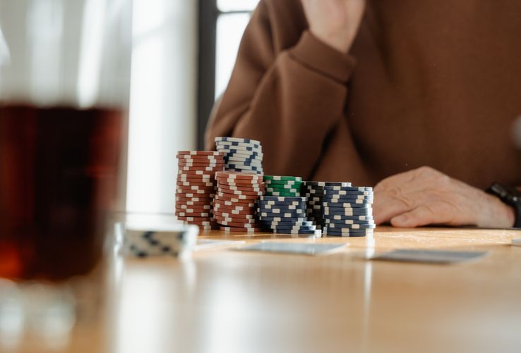 Online Casino: Spielautomaten und Live-Spiele im Überblick