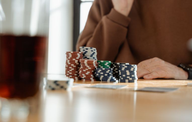 Online Casino: Spielautomaten und Live-Spiele im Überblick
