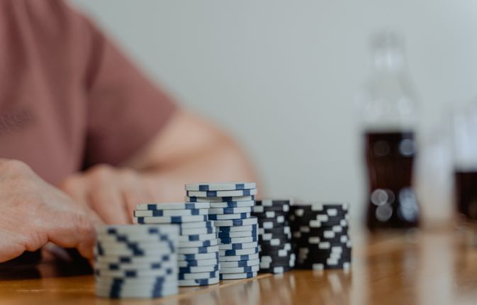 Online Casino: Spielautomaten und Live-Spiele im Überblick