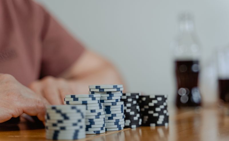 Online Casino: Spielautomaten und Live-Spiele im Überblick