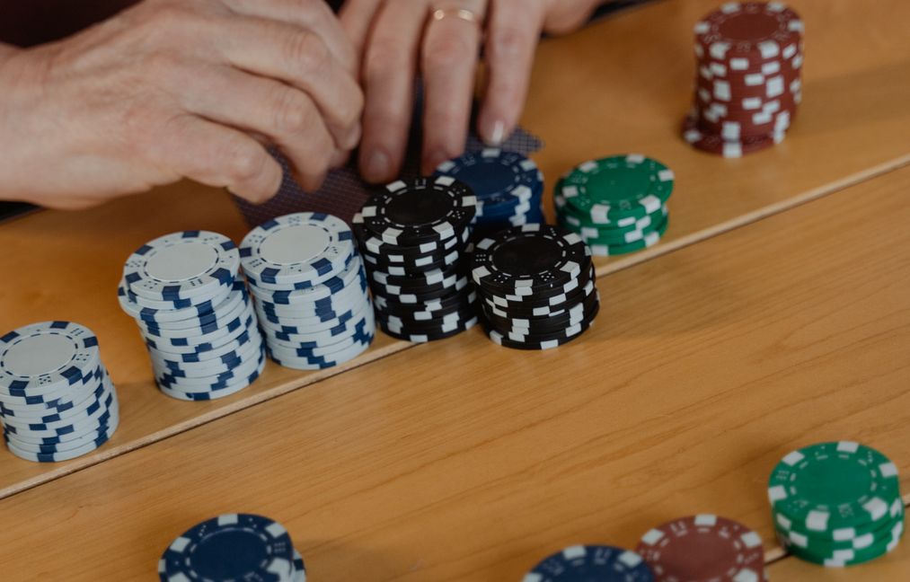 Online Casino: Spielautomaten und Live-Spiele im Überblick