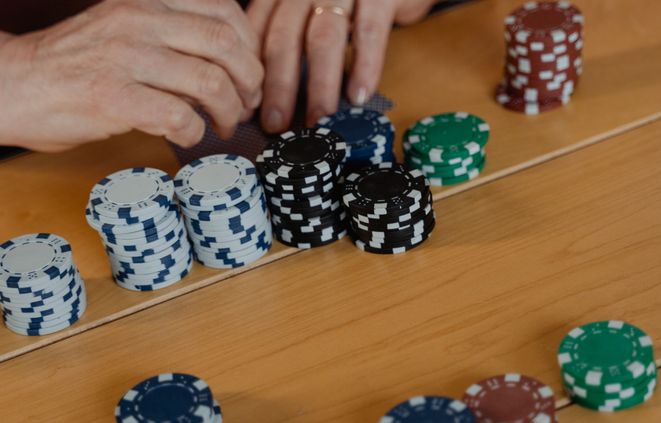 Online Casino: Spielautomaten und Live-Spiele im Überblick