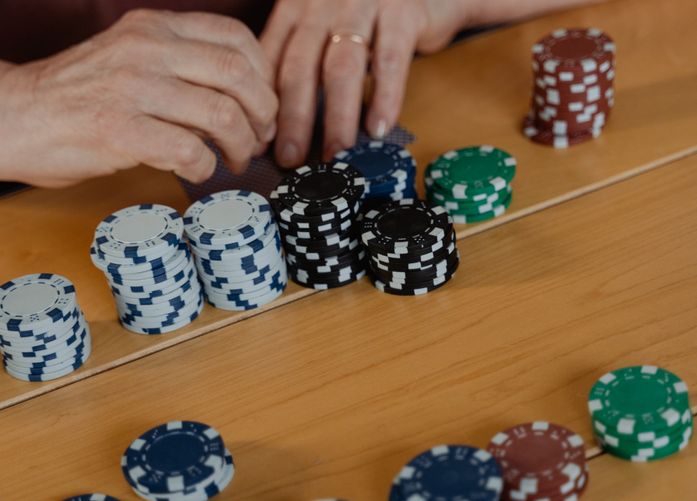 Online Casino: Spielautomaten und Live-Spiele im Überblick