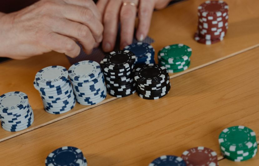 Casino Bonus verstehen: Betrag gegen Umsatzbedingungen im Überblick