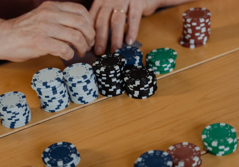Online Casino: Spielautomaten und Live-Spiele im Überblick