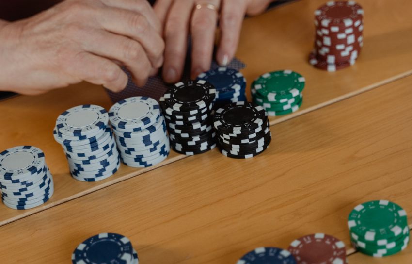 Online Casino: Spielautomaten und Live-Spiele im Überblick