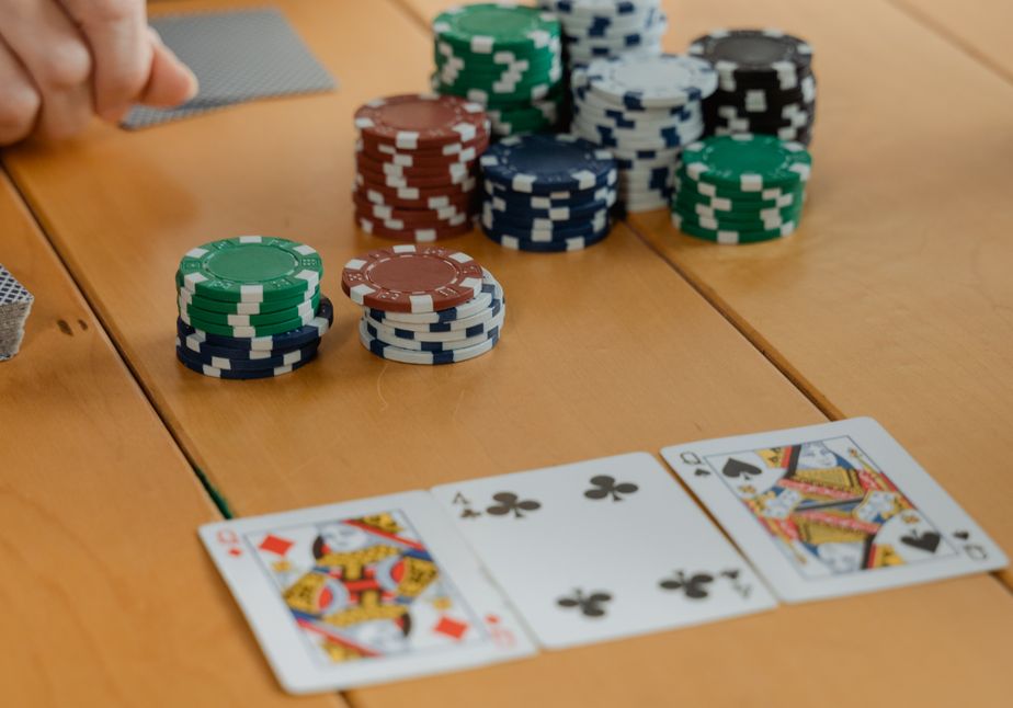 Online Casino: Spielautomaten und Live-Spiele im Überblick