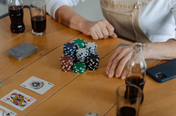 Online Casino: Spielautomaten und Live-Spiele im Überblick