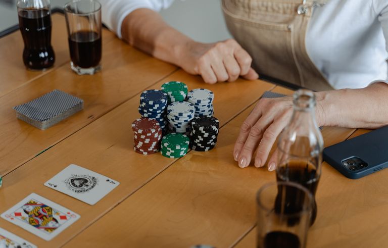 Online Casino: Spielautomaten und Live-Spiele im Überblick
