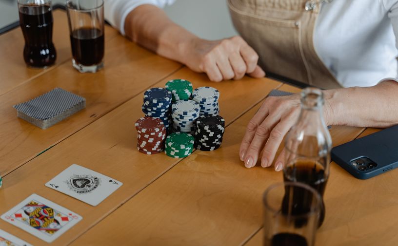 Online Casino: Spielautomaten und Live-Spiele im Überblick
