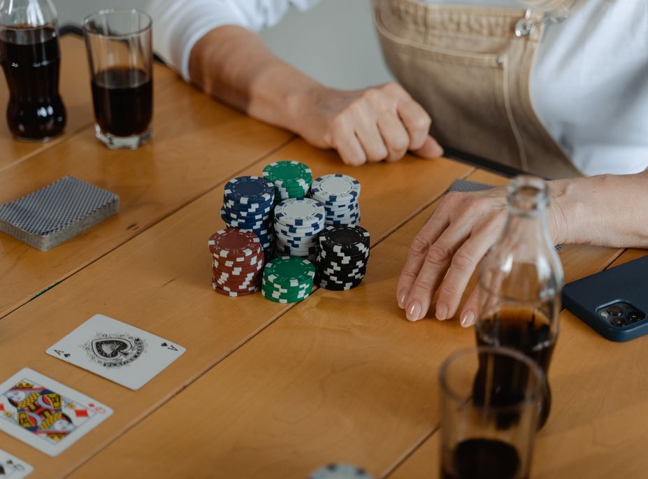 Online Casino: Spielautomaten und Live-Spiele im Überblick