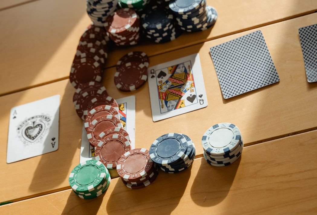 Online Casino: Spielautomaten und Live-Spiele im Überblick