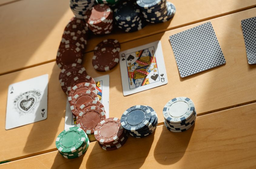 Online Casino: Spielautomaten und Live-Spiele im Überblick