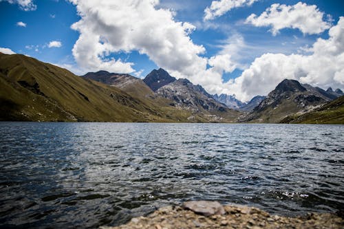 山岳, 曇り空, 水域の無料の写真素材