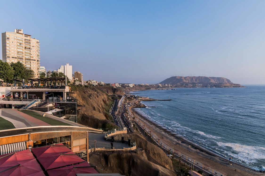 vue panoramique sur l’océan Pacifique depuis Miraflores