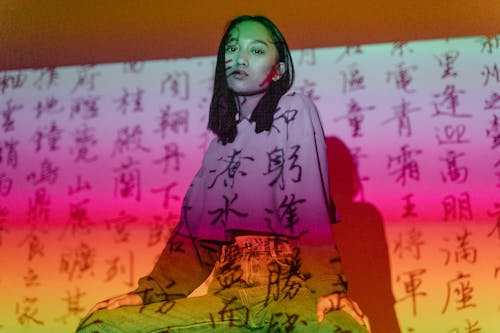 中国文字, 亞洲女人, 姿勢 的 免费素材图片