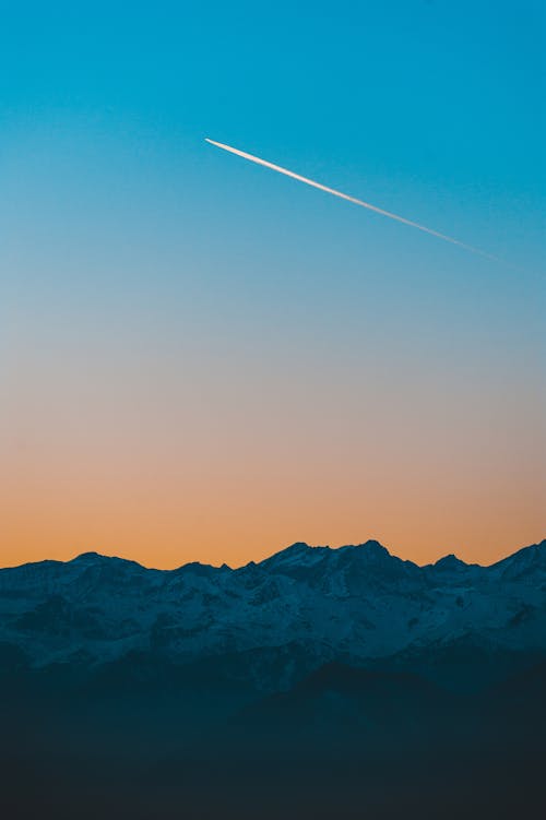Gratis lagerfoto af bjerge, fly, flyrejse