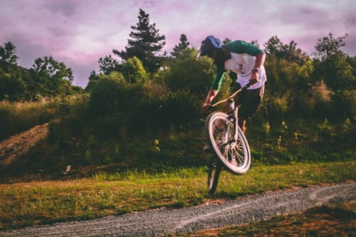 Δωρεάν στοκ φωτογραφιών με mountain bike, stunt, άνδρας