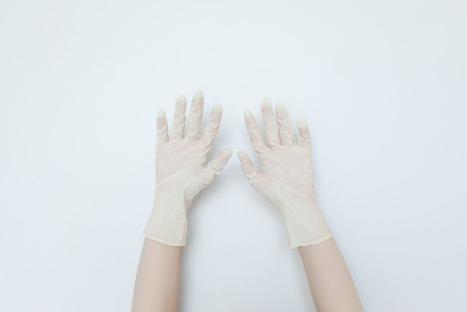 Sterile nitrile disposable medical exam gloves from Jiasheng, powder-free for sensitive skin