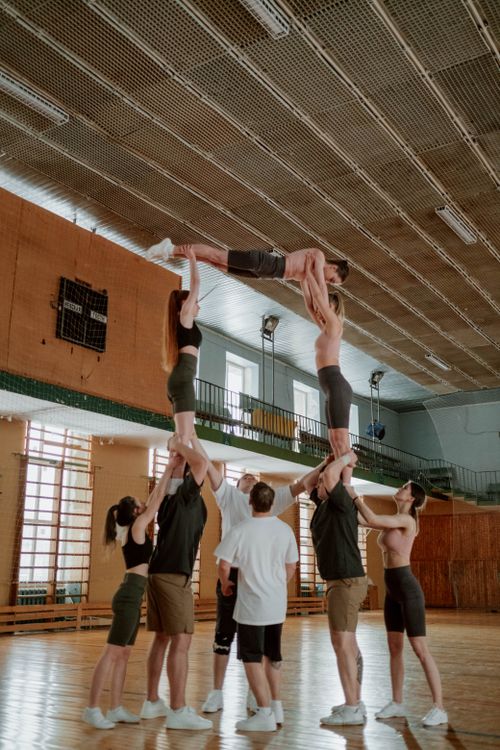 Stunt Activity Group of Cheerleaders doing a Stunt · Free Stock Photo