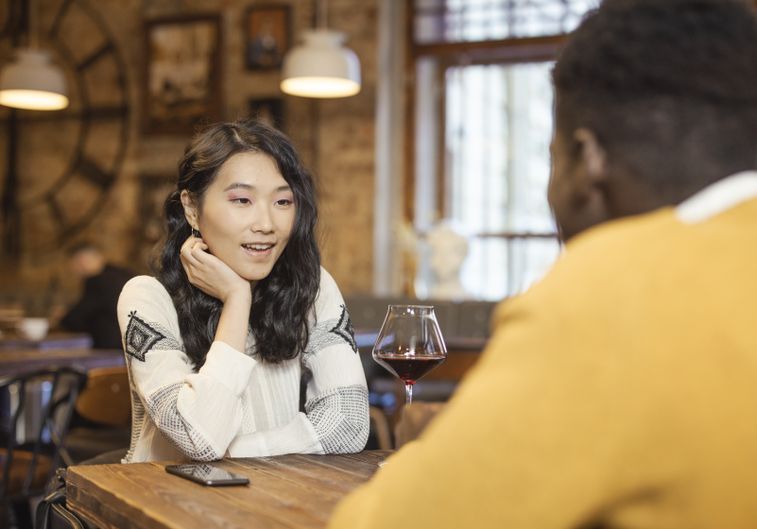 1 Online dating: starting a conversation on a niche platform