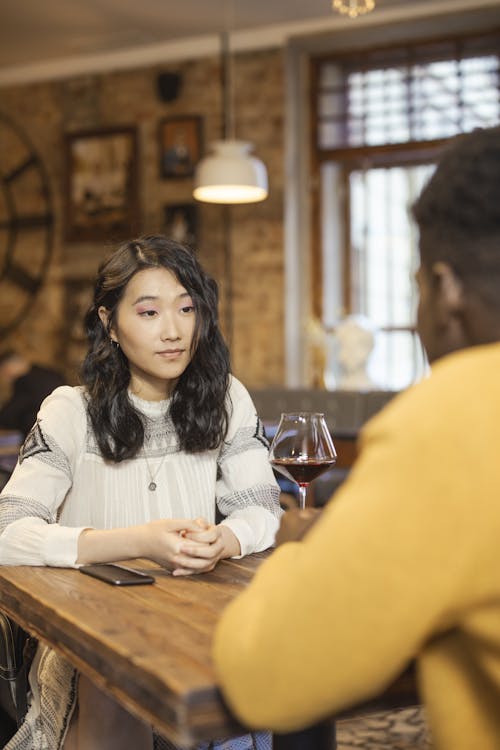 Gratis lagerfoto af asiatisk, bord, daddel