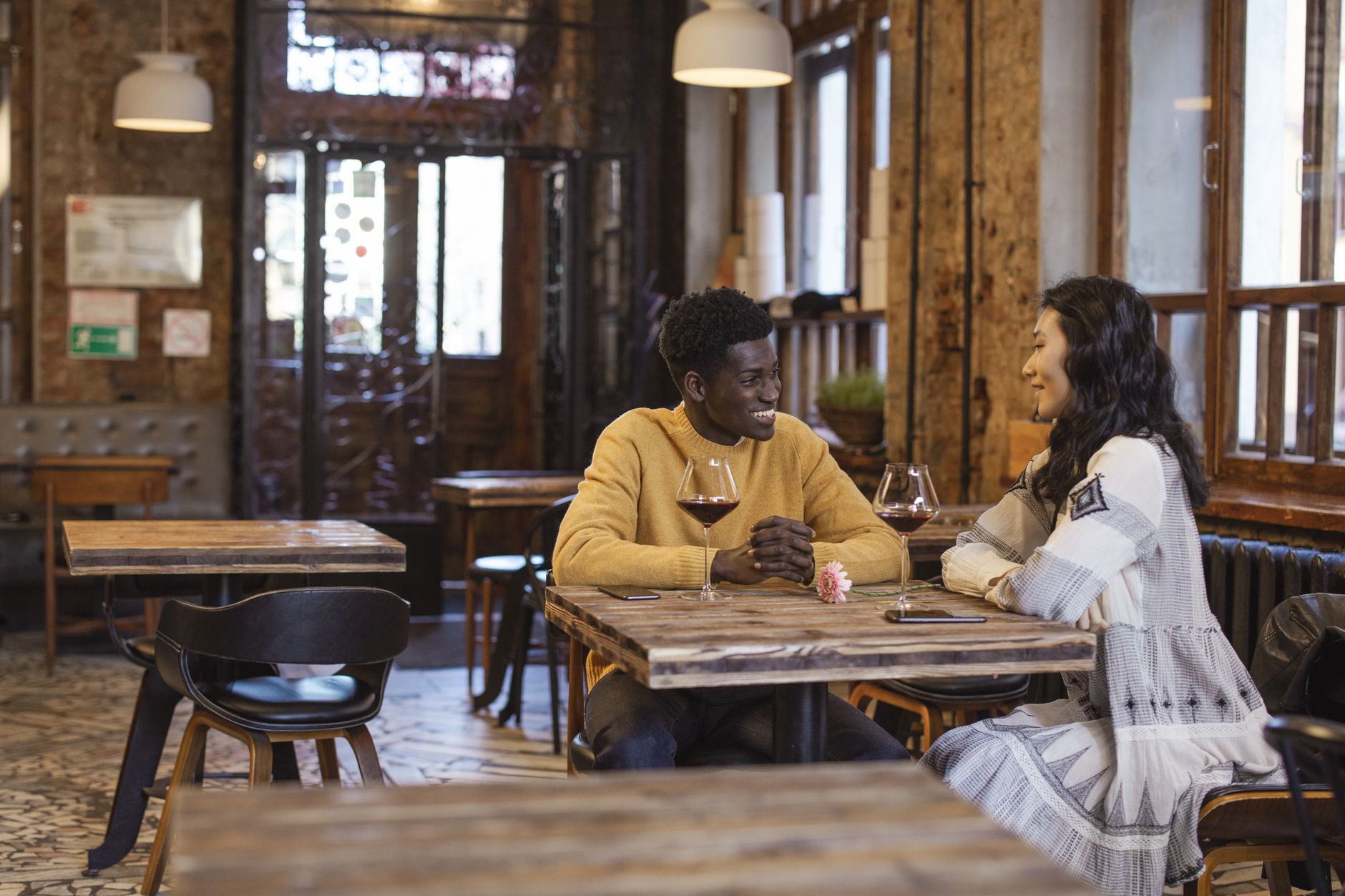 How to Stop Performing and Start Dating Authentically
