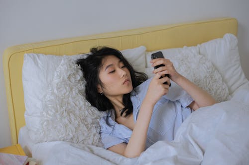 Ilmainen kuvapankkikuva tunnisteilla aasialainen nainen, kotona, makuuhuone
