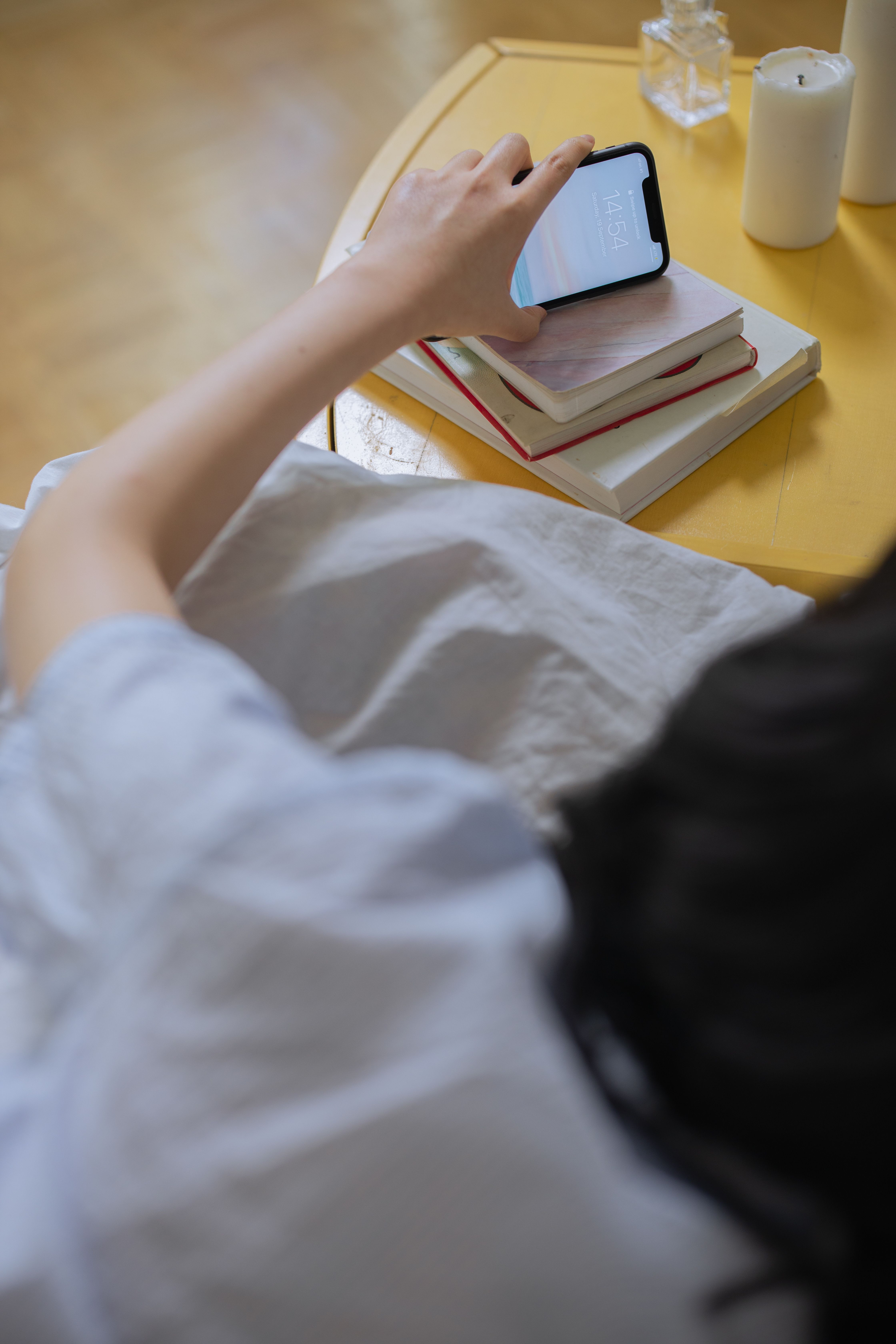 Morning phone use