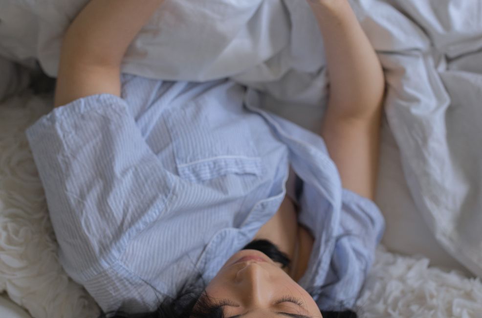 Online dating: starting a conversation on a niche platform