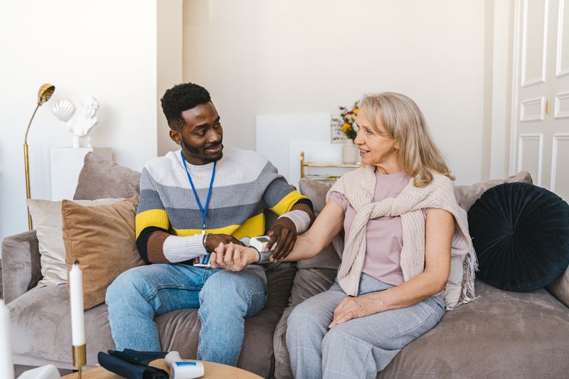 PSW caring for an elderly client