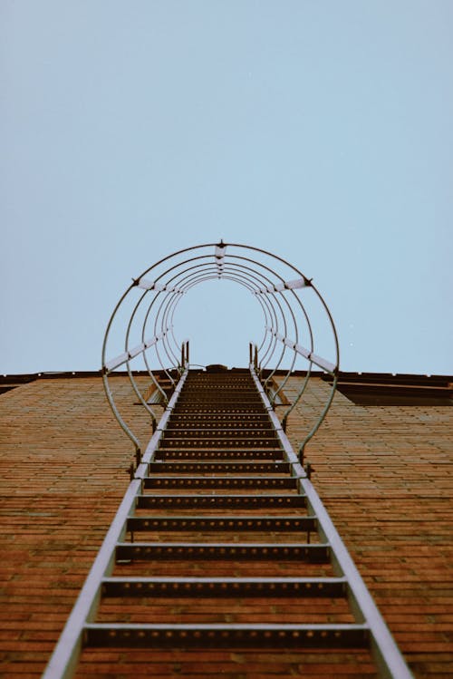 Free Gratis stockfoto met ladder, lage hoek opname, metaal Stock Photo