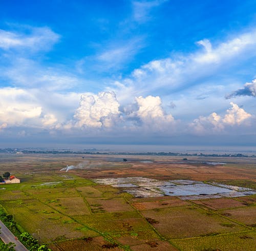 Gratis stockfoto met akkerland, boerderij, dronefoto