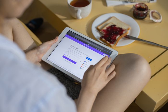 WhatsApp iPad Uygulamasında Liquid Glass Tasarımı Test Ediliyor