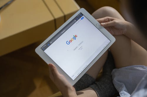 bağ, eller, Google içeren Ücretsiz stok fotoğraf