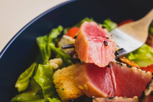 Pan-Seared Ahi Tuna with Kiwi-Mandarin Fruit Salad
