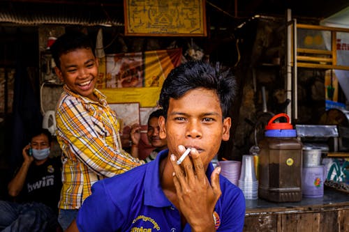 Бесплатное стоковое фото с азиат, курение, курильщик