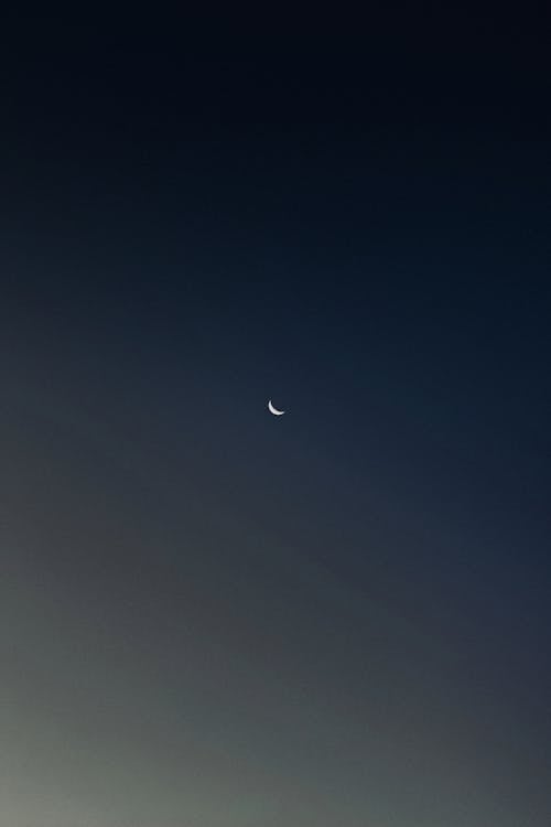 Free Graphite Gradient Sky and Small Moon Stock Photo
