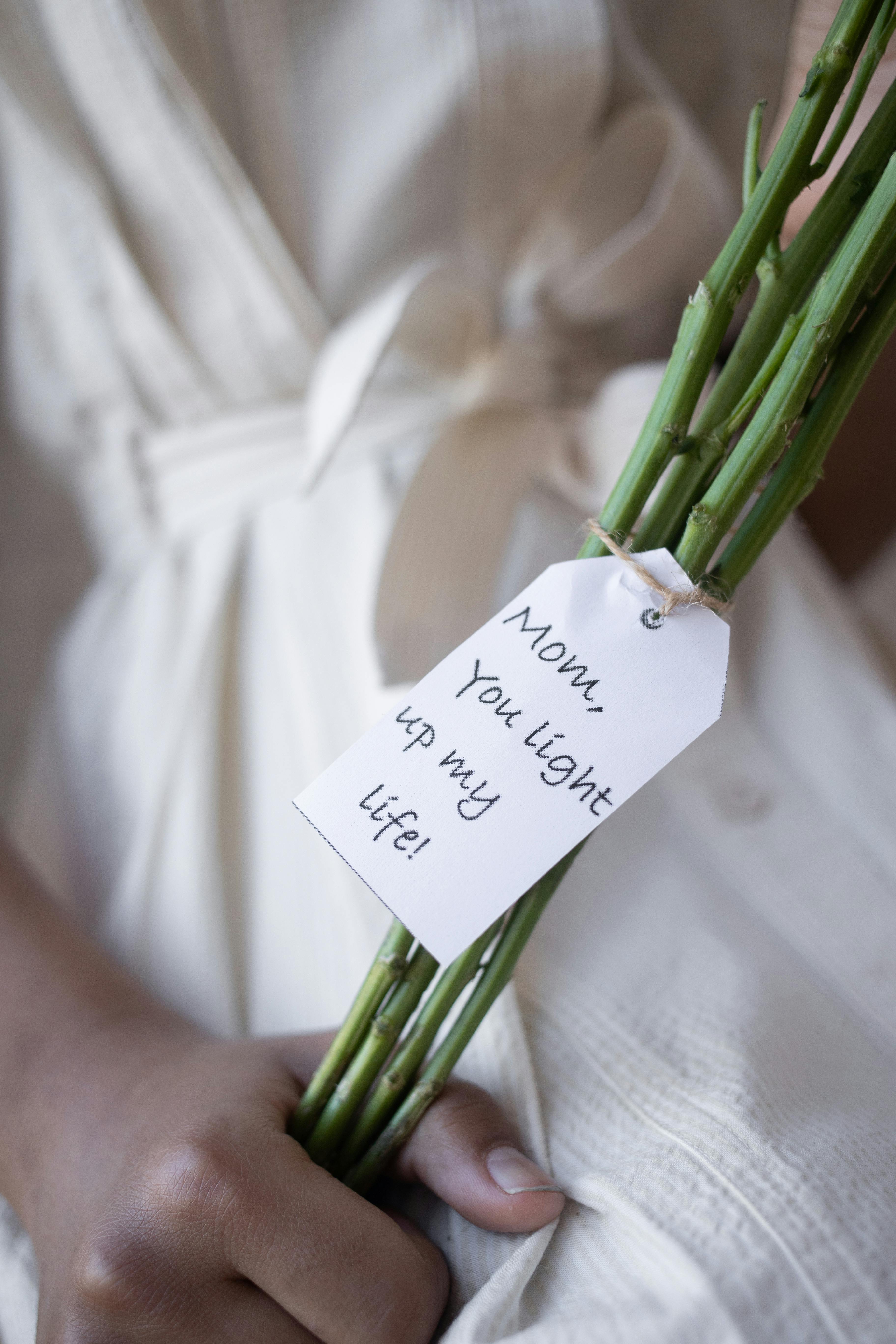 Adding Personal Touches⁣ to Milestone Celebration GIFs